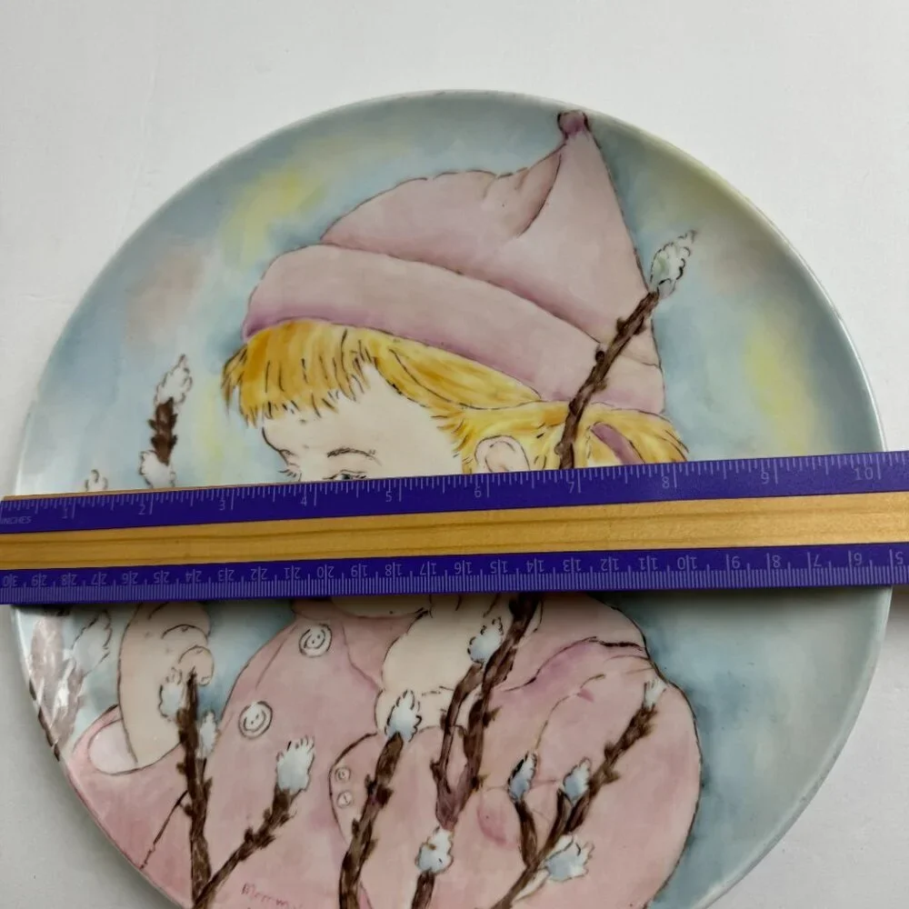 Antique 1965s  Plate Decor 
